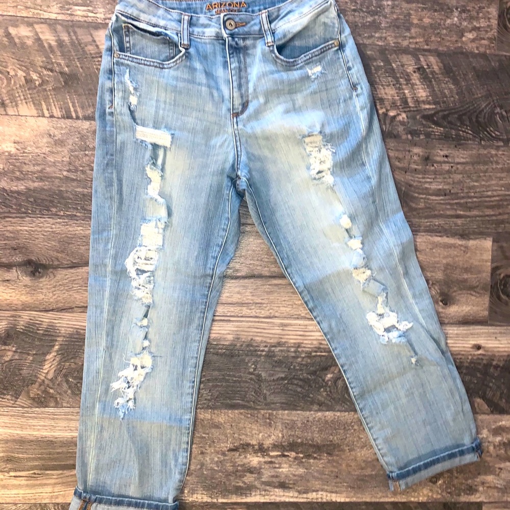 Arizona Distressed, Cropped Boyfriend Jeans